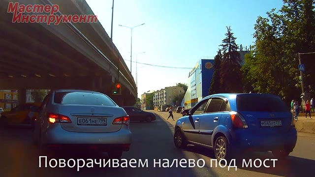 Поворачиваем налево под мост